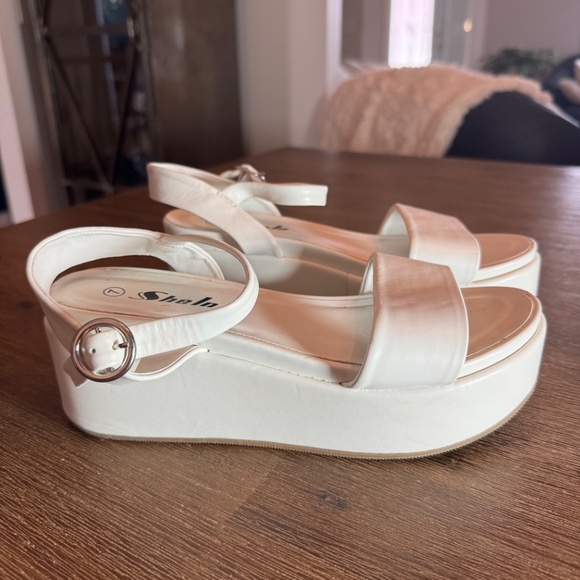 Shein faux leather white sandals. Size 7 - Picture 2 of 3
